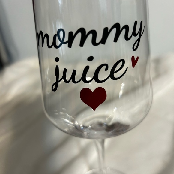 Elegant Clear Wine Glass with Red Heart Design. Mommy juice 15‎ ounce. - Picture 2 of 4